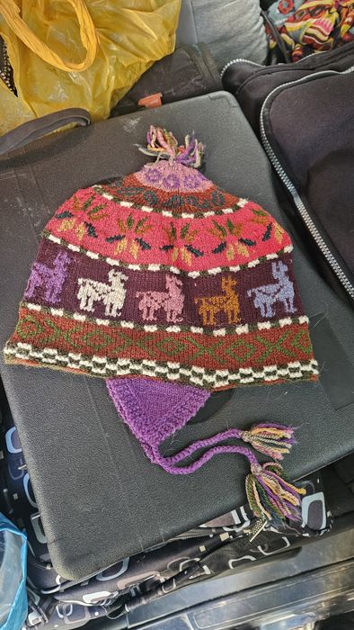 Peruwiańska czapka andyjska wełniana wełna kolorowa