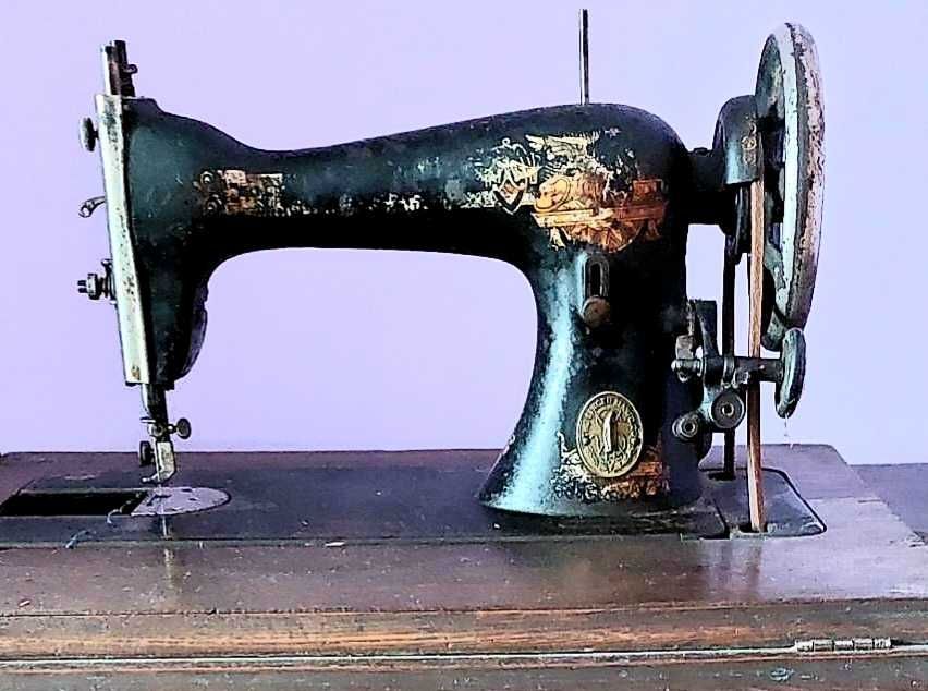 Швейна машинка Singer