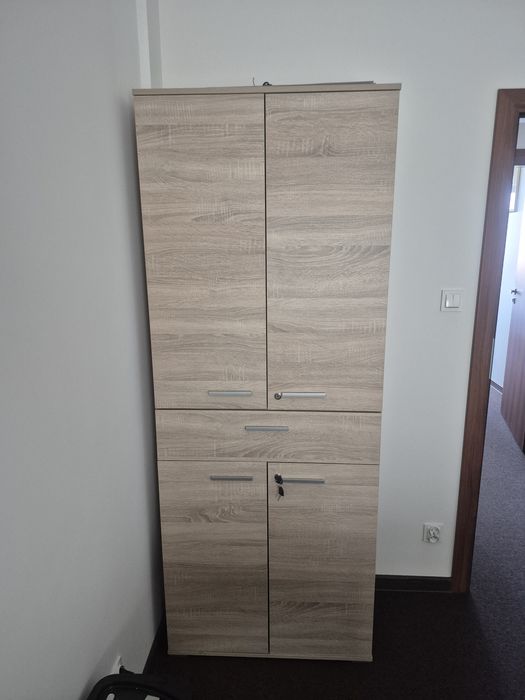 Komplet mebli biurowych