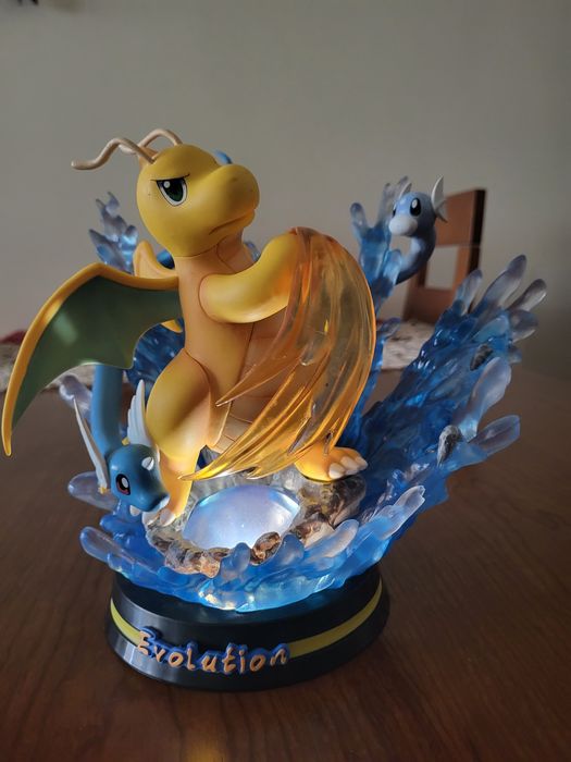 Estátua Pokemon Evolution Dragonite