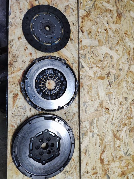 Демфер маховик щеплення  сцепление форд фокус 2 разборка ford focus 2