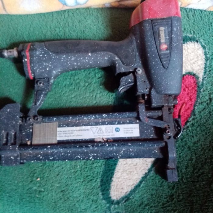 Пневмопістолет будівельний б/у