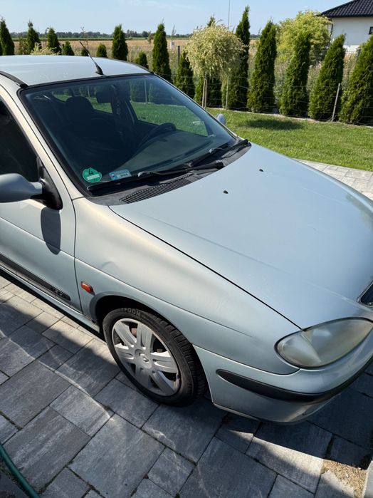 Renault Megane 1.6 benzyna 2000 rok