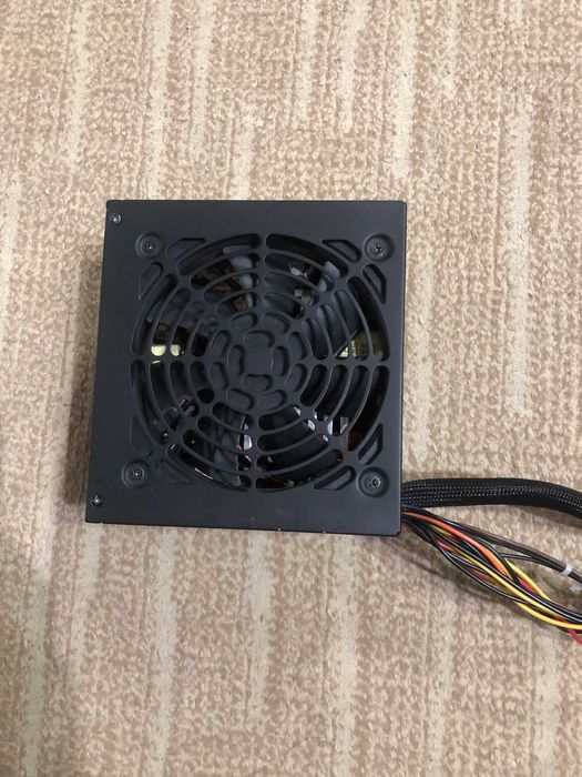 Продам блок живлення Hipro 400W або обміняю на кулер для процесора