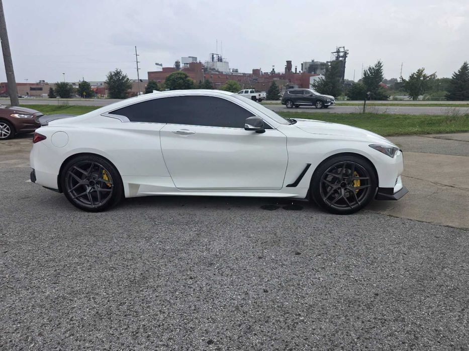 Infiniti Q60 Sport      2017
