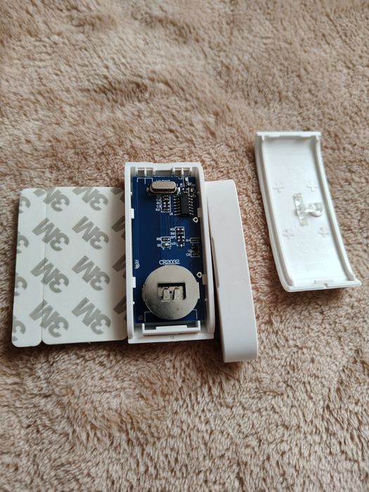 Датчик руху та відкриття для сигналізації