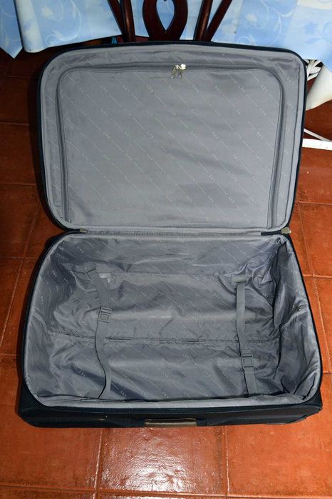 Trolley Porão Preto 70cm