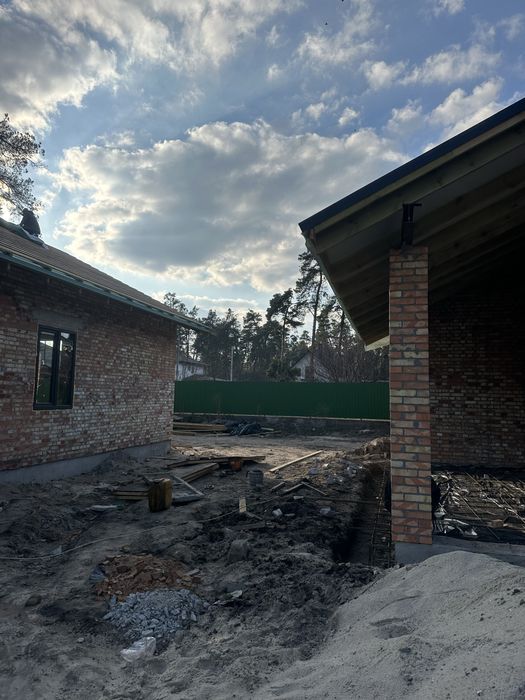 Пропонуємо до продажу  Побудований Будинок в Соснівці зі Своєю Терасою