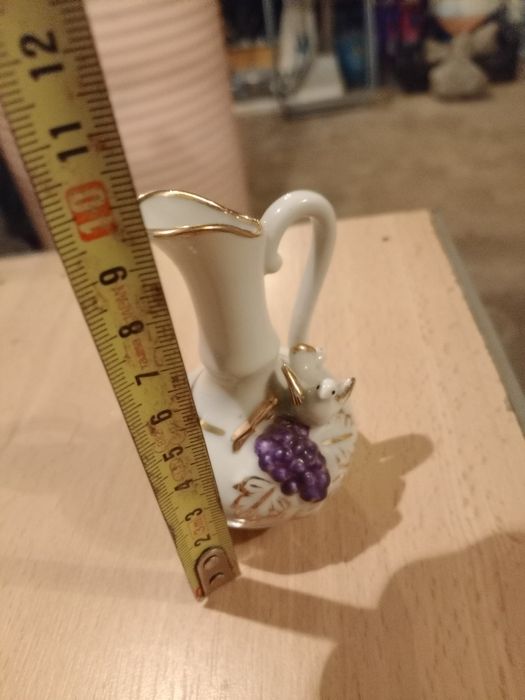 Jarrinha de porcelana com brasão