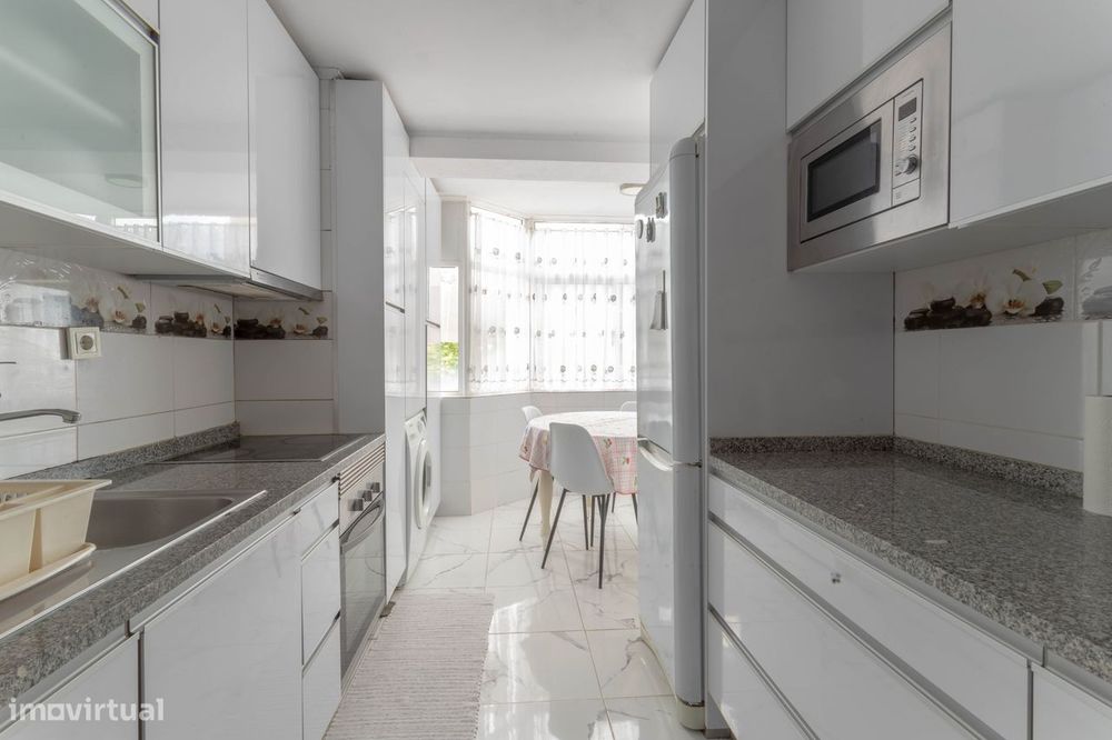 Apartamento T3 situado na Urbicupe, na zona de Canidelo