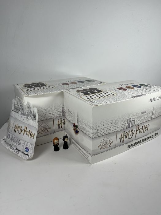 Подарунковий бокс з випадковими міні-фігурками по світу Гаррі Поттера Harry Potter Hogwarts