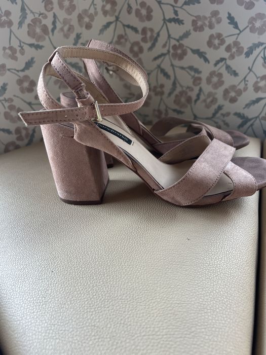 Sandalki czułenka strasivarius 37