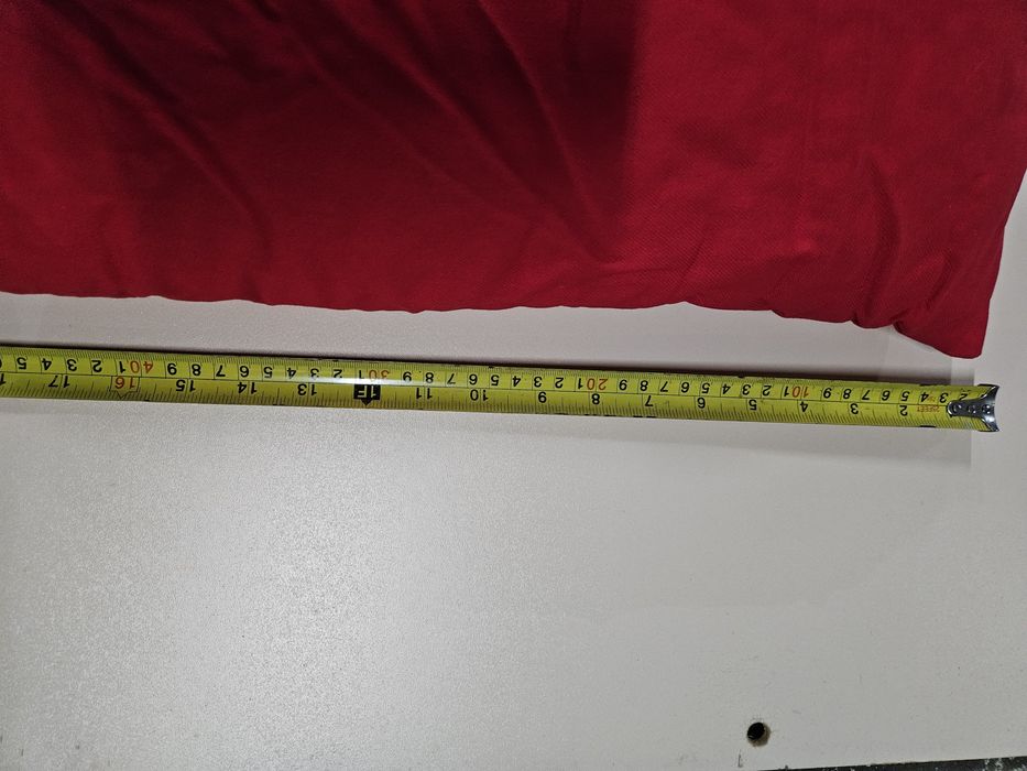 VENDA OU ALUGUER deMesas de criança ,bancos e almofadas