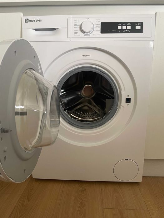 Máquina de Lavar Roupa Meireles MLR 1061 W | 6 Kg | 1000 RPM completamente nova e nunca utilizada