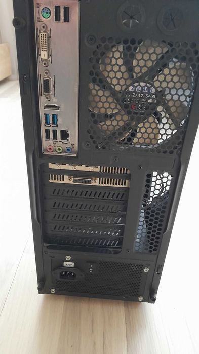 Komputer PC  caly zestaw - bez systemu
