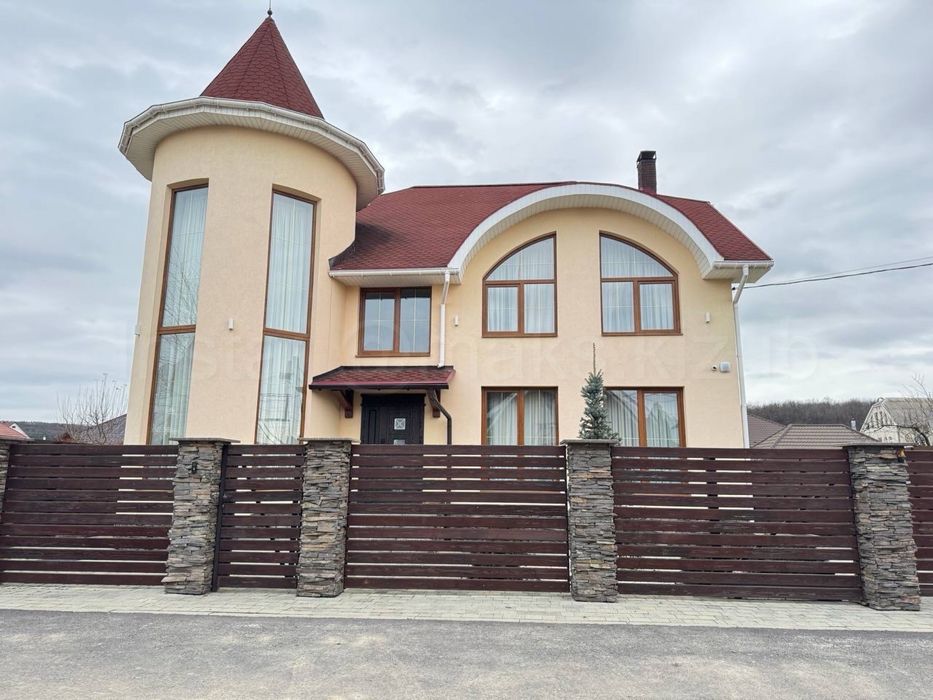 Без комісії/Продам будинок в Ужгороді/200 м2/5 сотих/Газове опалення