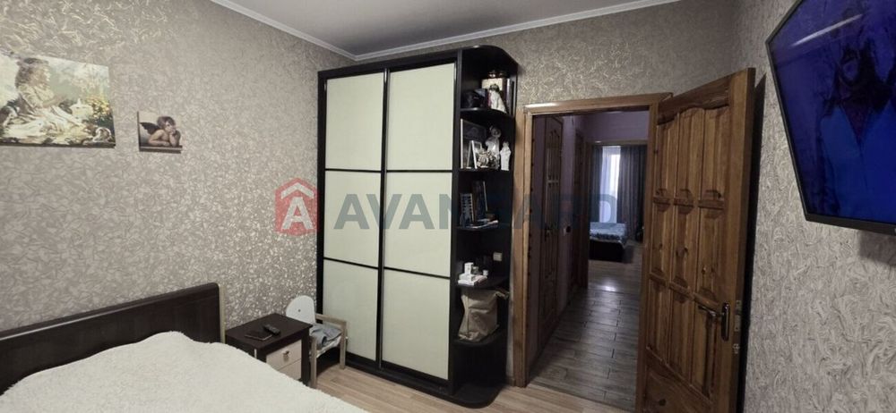 Продаж 3 кімнатної квартири у новому будинку, 2005 р.буд., кімнати окремі, кухня 10 кв.м.