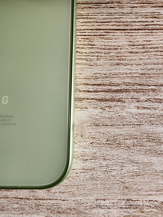 Samsung a24 como novo