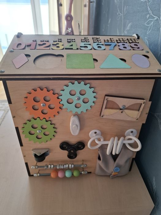 Дерев'яний дитячий будиночок