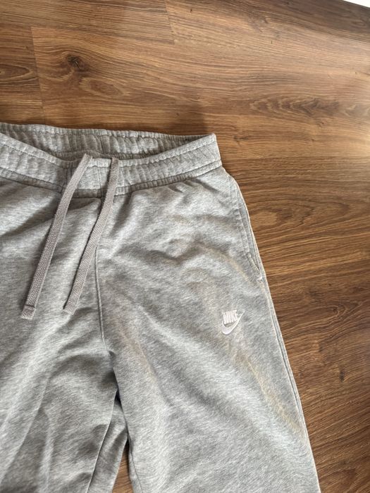 Szare spodnie dresowe Nike, meskie, S, super stan p