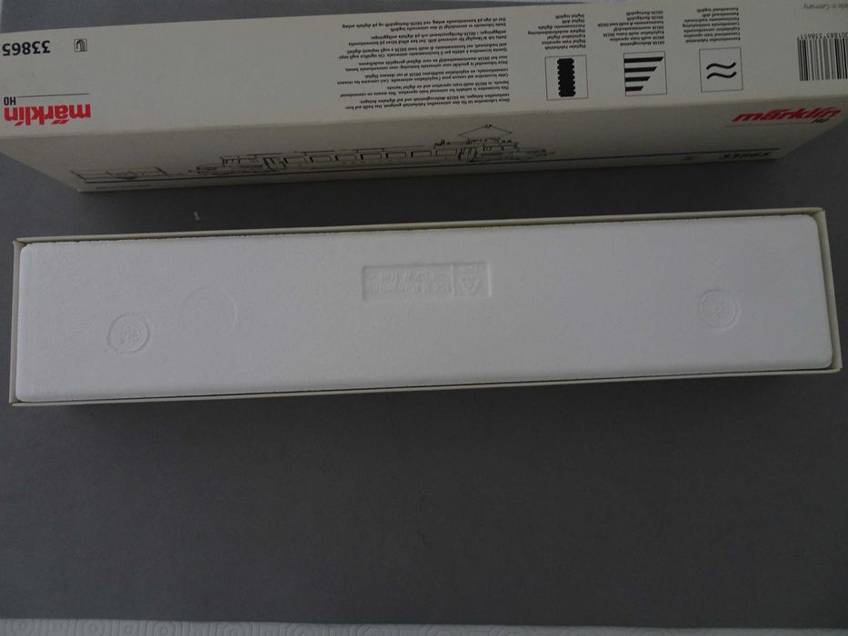 Automotor Eléctrico Marklin HO 33865 RBe 2/4 "Roter Pfeil" (seta vermelha) na caixa com reboque dos caminhos de ferro suiços