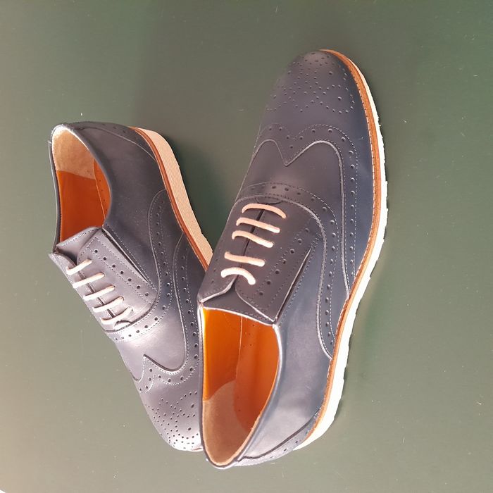 Sapatos clássicos-desportivos em pele sola ultra leve