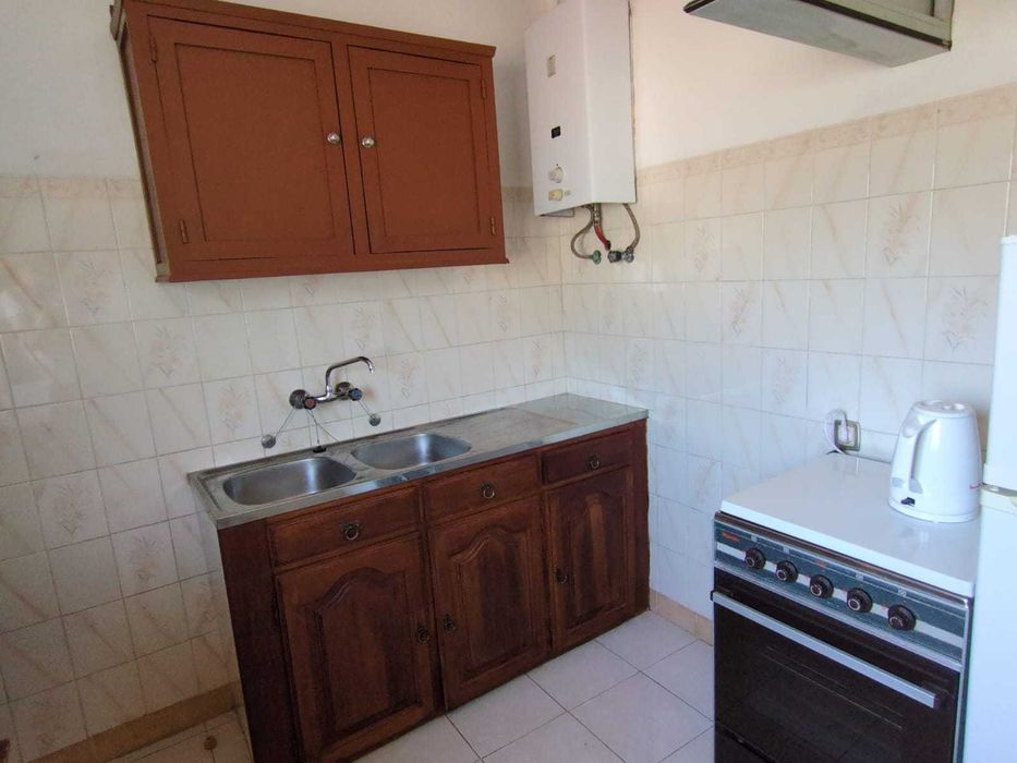 Moradia luminosa e espaçosa em Portela da Cedeira, Côja, com 2 cozinhas, duas casas de banho e vistas deslumbrantes
