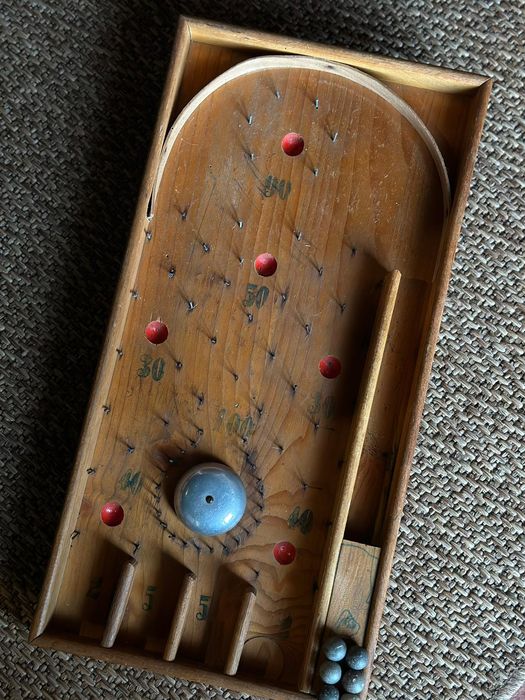 Jogo pinball muito antigo dos primeiros