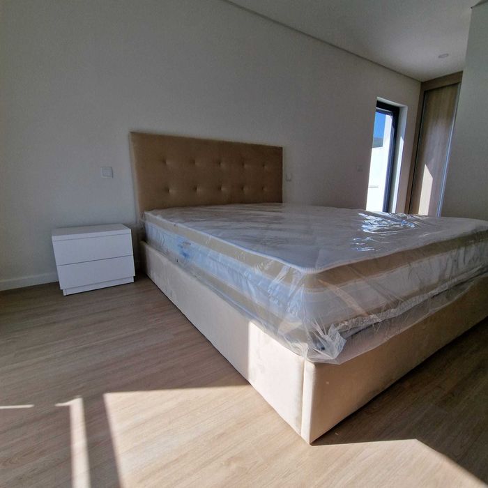 Camas de Casal Estofadas de Luxo 199€ Disp. em Várias Cores! 190x140m!