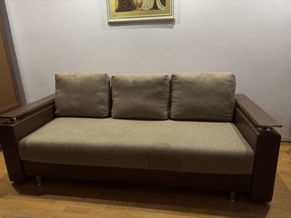 Диван розкладний у вітальню