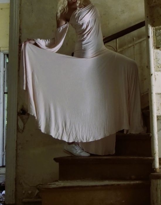 Sukienka pudrowy róż idealna tez na  sesja ciążowa