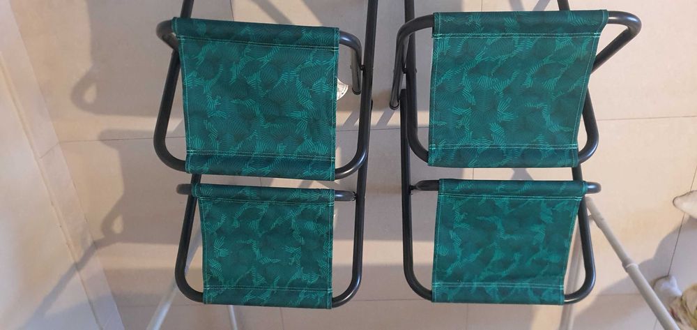 Mesa dobrável de campismo, 4 bancos, 4 a 6 pessoas, verde