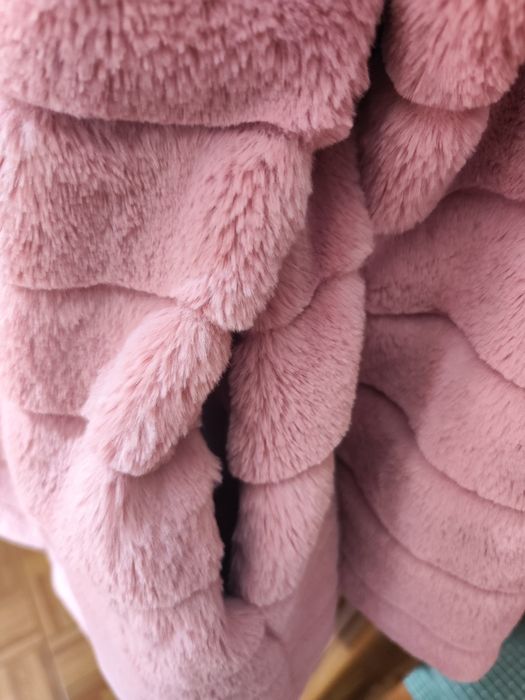 Casaco de pêlo rosa de senhora