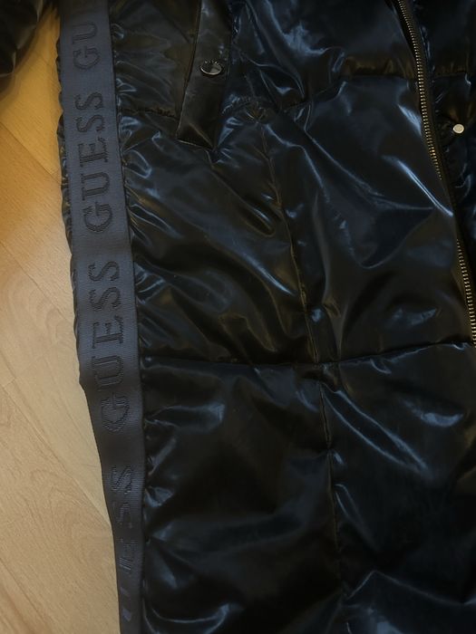 Kurtka damska Guess Regina wiatroszczelna przeciwdeszczowa ciepla