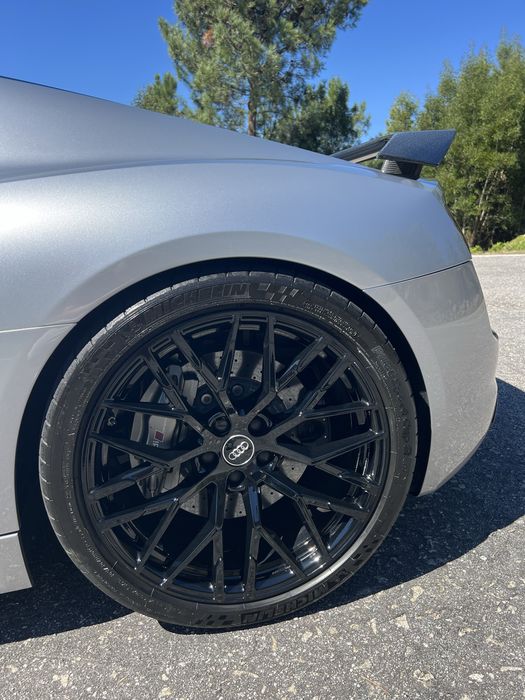 Audi r8 v10 plus