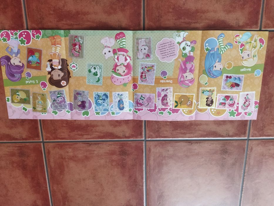 Caderneta de cromos panini docinho de morango