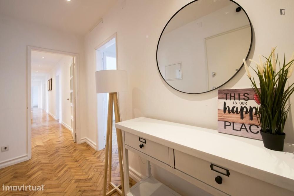 Quarto - localizado em Entrecampos Lisbon