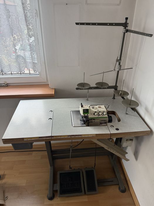 Maszyna owerlok Juki MO 2400 Series, 3 nitkowy