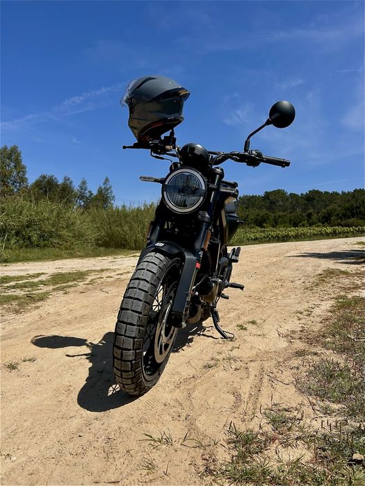 Husqvarna Svartpilen 125