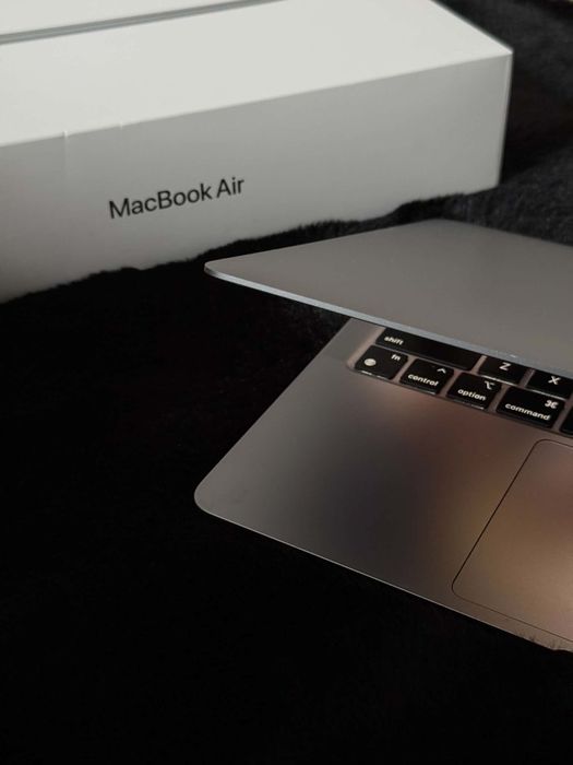 Apple. Macbook Air 13 m1