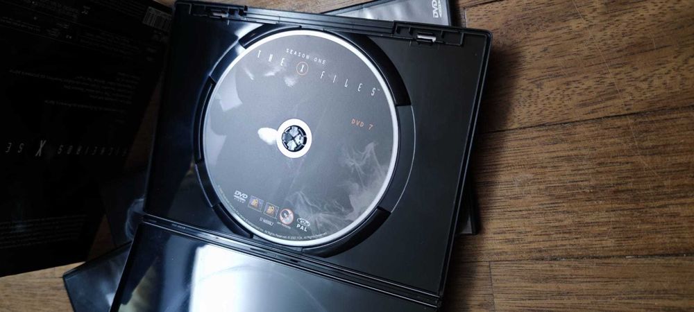 Primeira temporada completa de Ficheiros Secretos (The X-Files) em DvD
