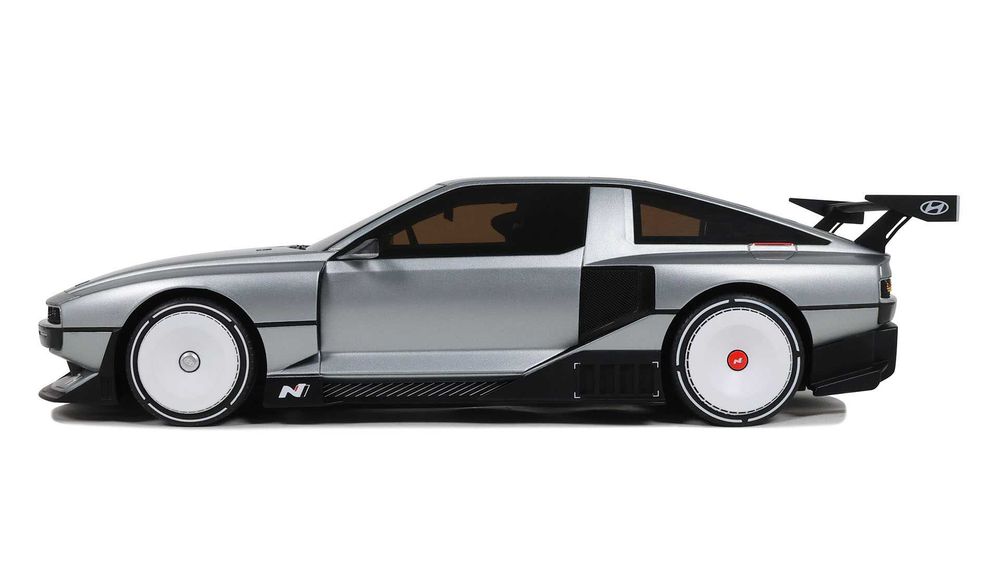Model 1:18 Otto Hyundai N Vision 74 2022 silver OT493