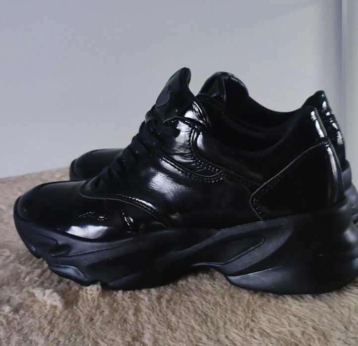 Sneakersy lakierowane czarne CheBello
