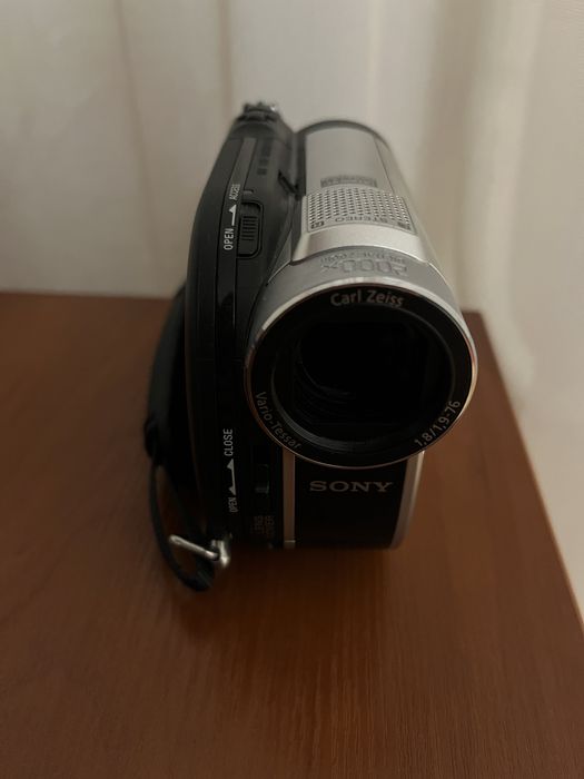 Відеокамера Sony DCR-DVD610E
