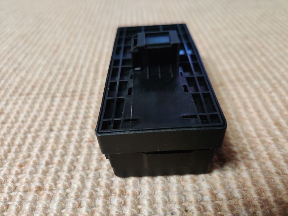 fecho tampa do porta luvas e cinzeiro AUDI A4