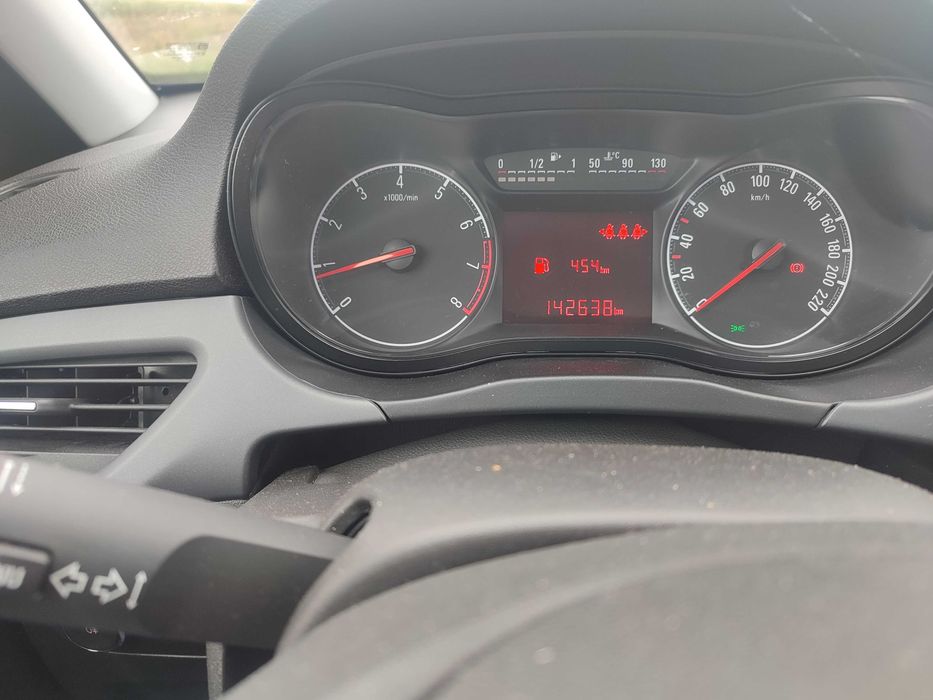 Opel Corsa 1,4 benzyna 2016