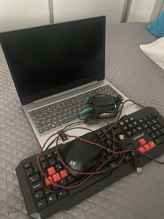 Pack Portátil Lenovo IdeaPad 3 + Teclado & Rato Gaming Ditita + Carregador