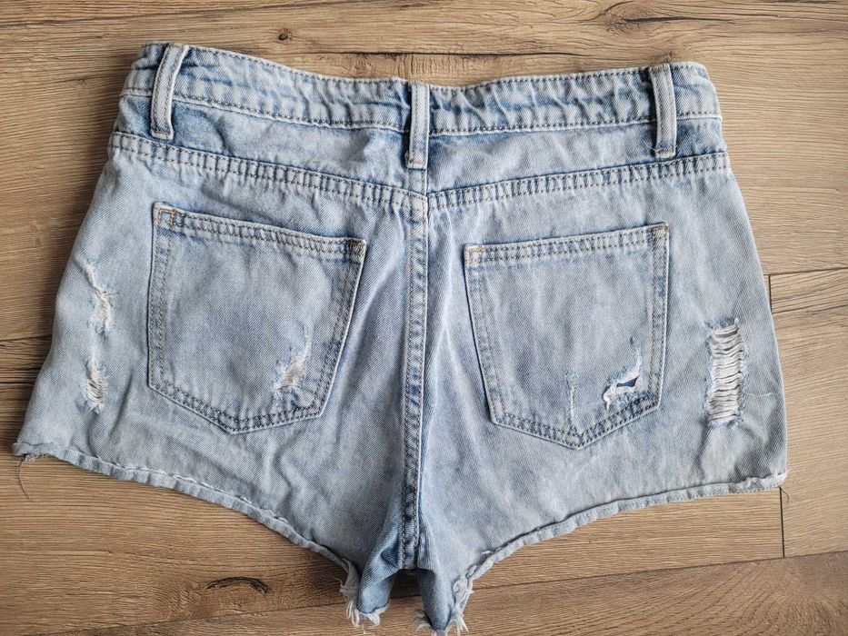 Jasne Jeansowe spodenki r.M