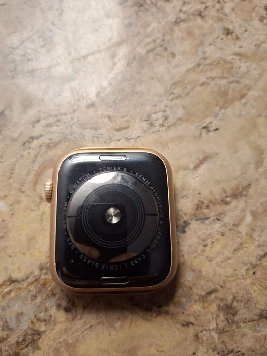 Apple Watch Series 5 44mm (Para Peças / Ecrã Partido)