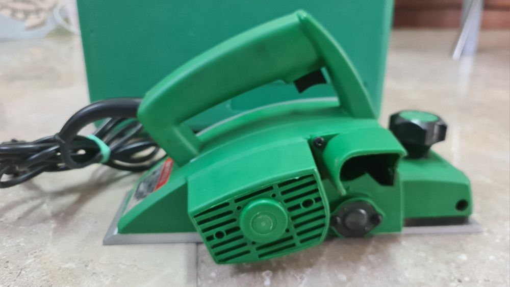 Plaina Elétrica Nokina 2000W - Profissional + Mala e acessórios